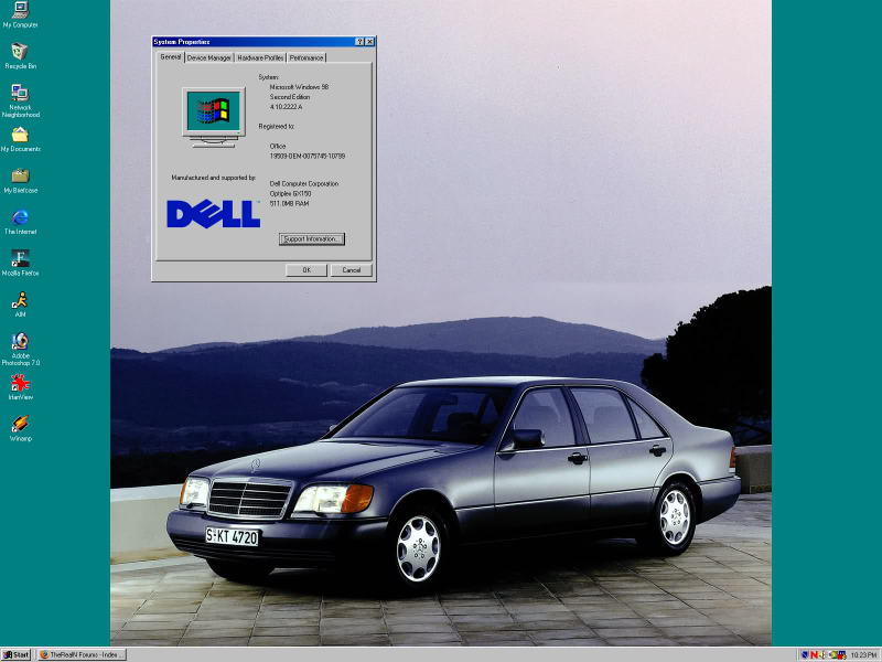 Illustration for article titled Amazingly cringe old wallpapers